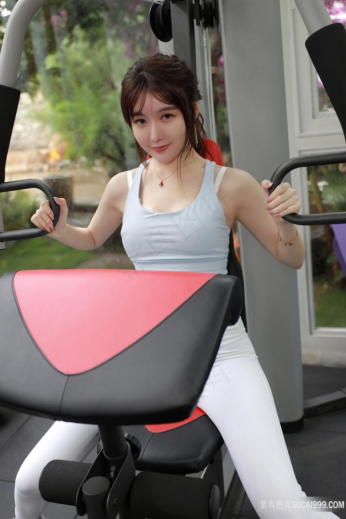 上床操美女