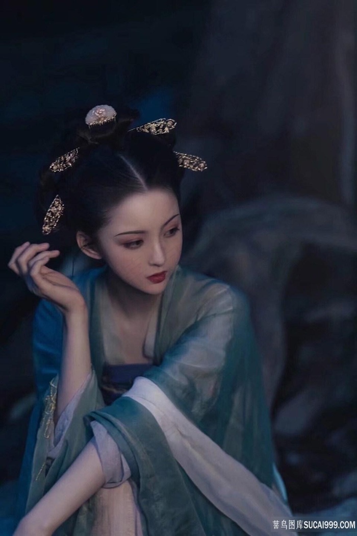 惩罚女朋友憋尿夹腿折磨