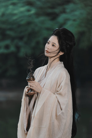办公室一摸二吻三脱